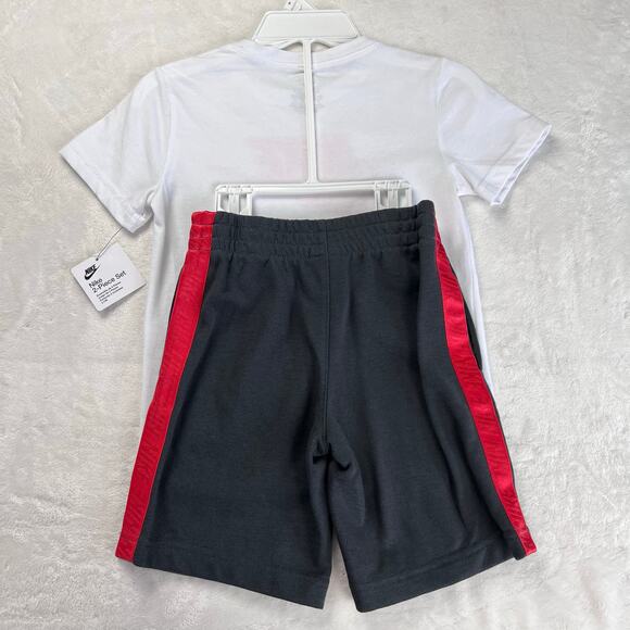Nike T-shirt Shorts Outfit set Kids Size 6 Gray White Red Swoosh NWT - Picture 4 of 6